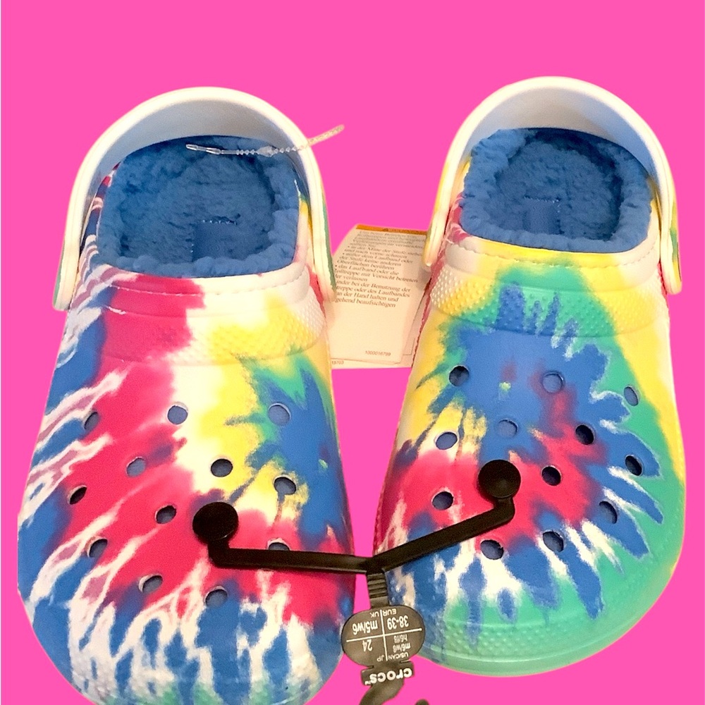 Crocs TieDyed Classic Fuzz-Lined Tie Dye Rubber Clogs. NWT. Woman’s size 8.